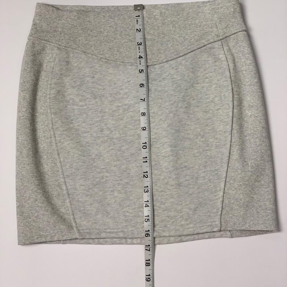 Lululemon Heather Gray Scuba High Rise Mini Skirt - Picture 10 of 10
